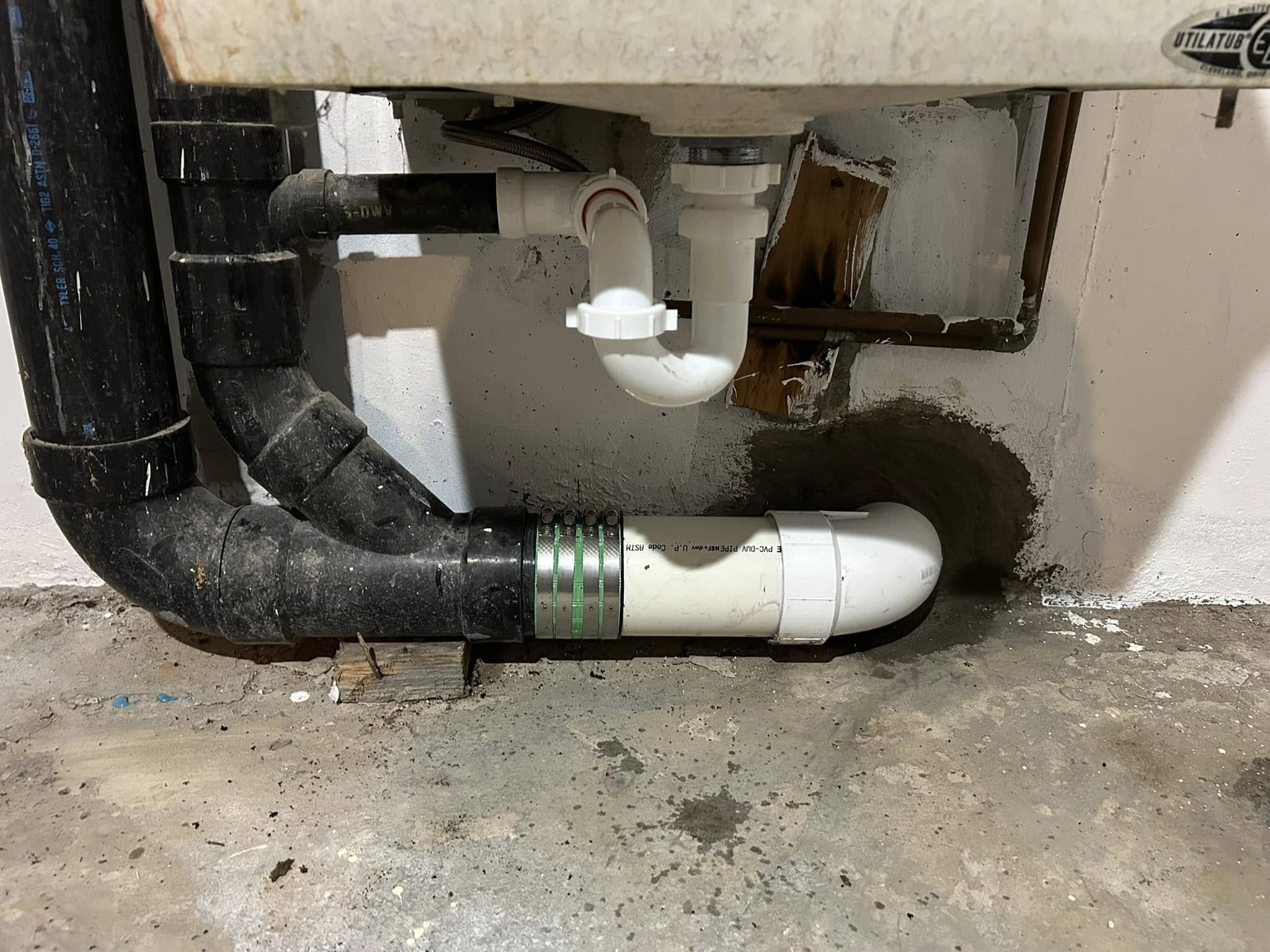 Leaking pipe